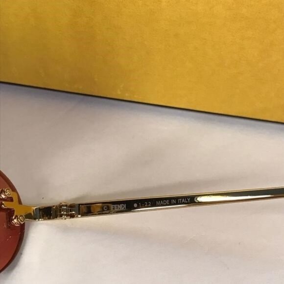 New - Original Fendi First oval FE4075US 30S sunglasses - Picture 11 of 12